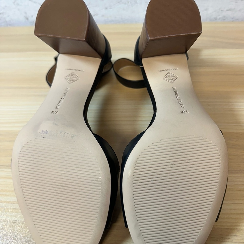 ANTONIO MELANI Black Leather Block Heel Sandals - Picture 9 of 10
